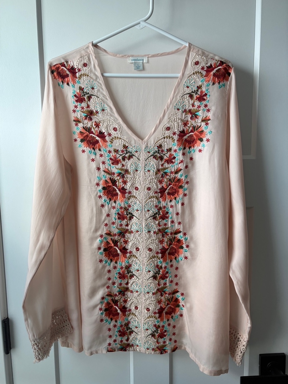Sundance blush pink embroidered tunic/pullover v-neck long sleeve blouse size LG